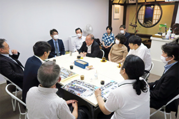 ランチミーティングの様子1