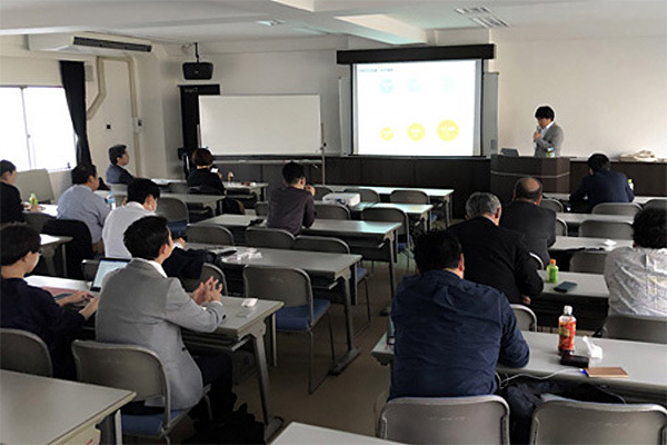 税の勉強会の様子