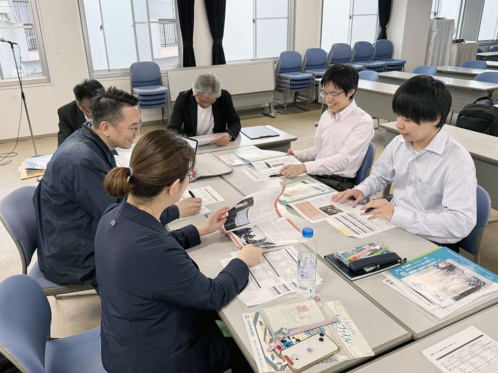 編集会議の様子