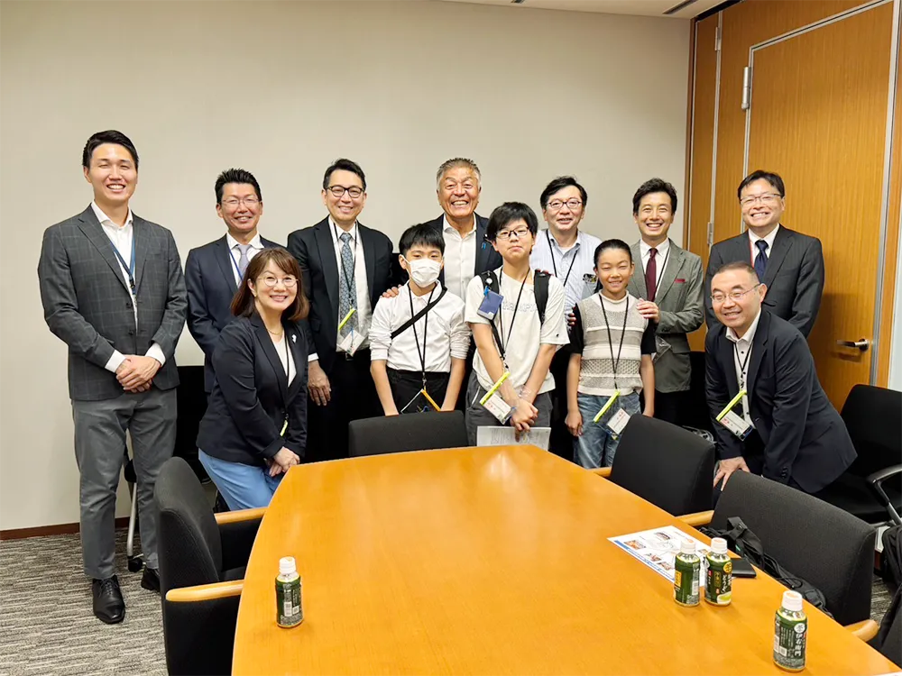 青島健太議員との記念撮影